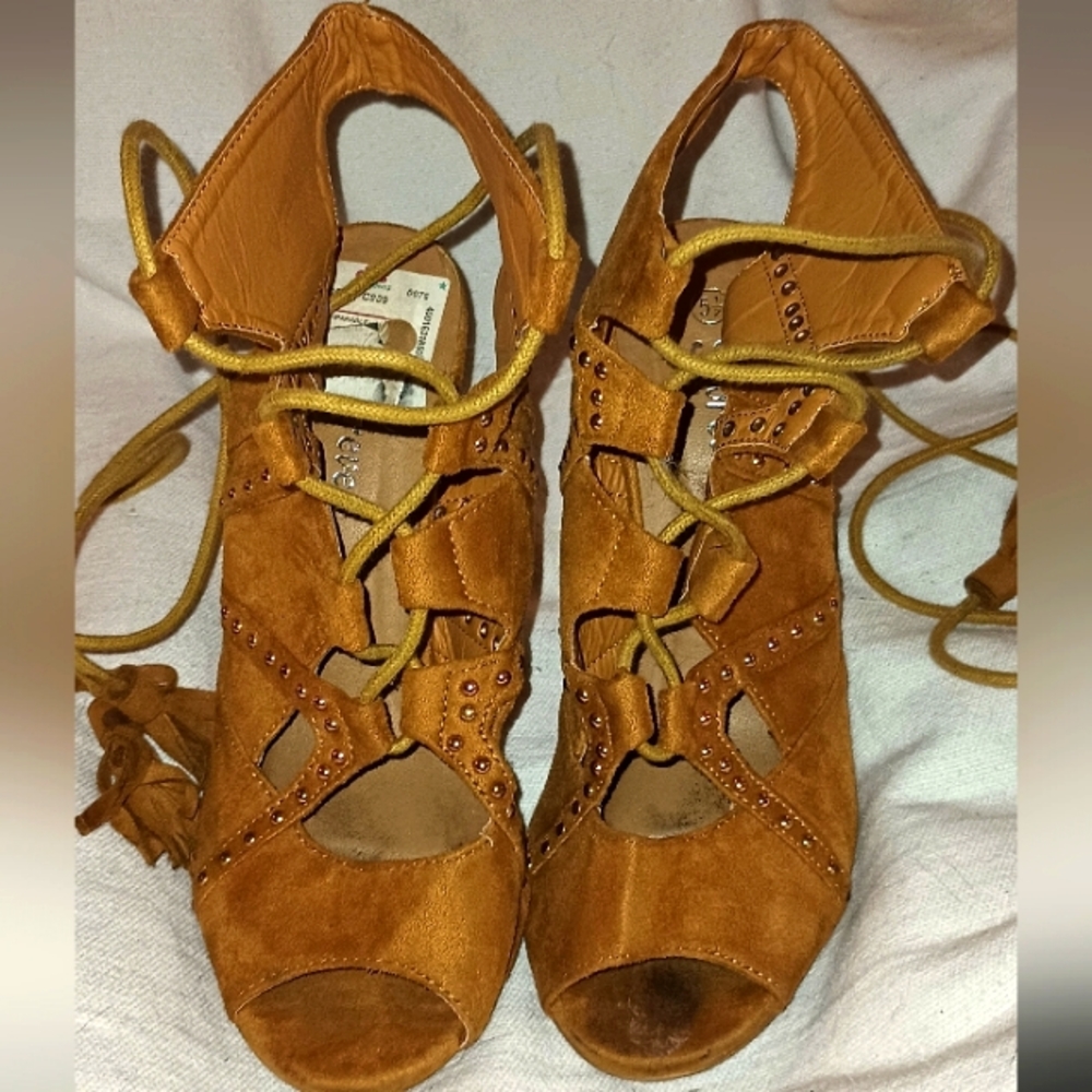 Women's shoes